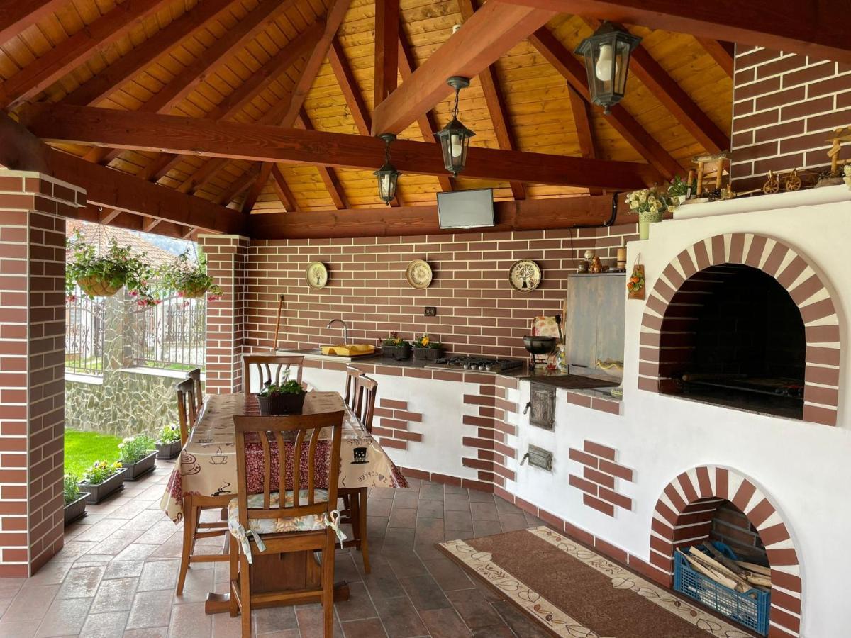 Pensiunea Select Curtea De Arges Exterior photo